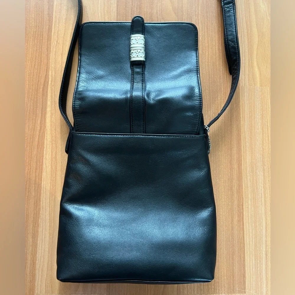 Vintage Fossil 75082 Black Leather Crossbody Bag Key Charm Soft Leather